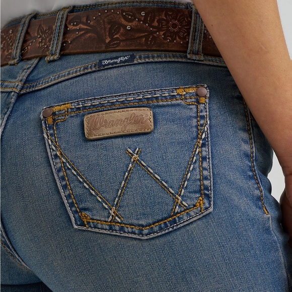 Wrangler Women's Retro Mae Mid Rise Stretch Boot Cut Jeans Size 13x32 - Picture 3 of 10